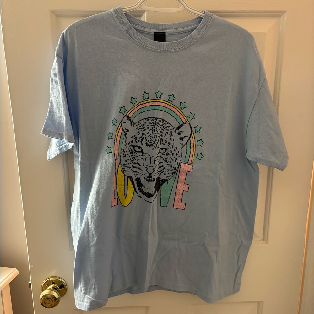 Women’s cheetah t shirt size S/M